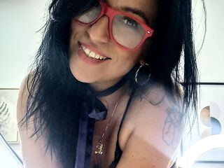 naked cam girl masturbating EmliySuaz