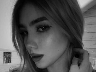 shower web cam EmmaBlond