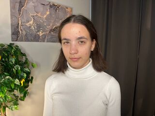 masturbating cam girl EmmaDiaz