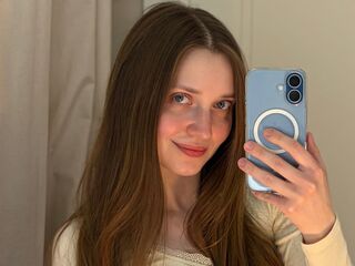camslut topless EmmaSagge