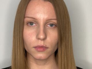 camwhore masturbating with vibrator FawnTobin