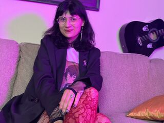 camwhore masturbating with dildo GaabriellaHills