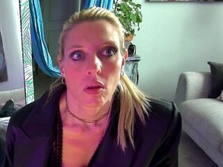 mastubating web cam girl GlammaZon