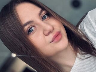 topless camgirl GloryQuent