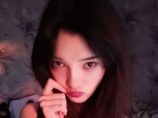 naked camgirl masturbating with vibrator IngerTycer