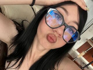 naked camgirl masturbating with dildo IvvyStorm