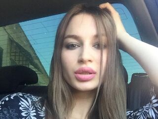 camgirl fingering bald pussy JesBerry