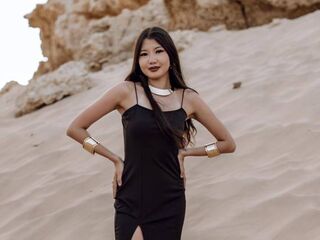 camgirl playing with vibrator KareyKravetsky