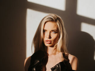 camgirl playing with vibrator LanaSharapova