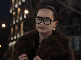 naked camgirl photo LatanyaDunkley