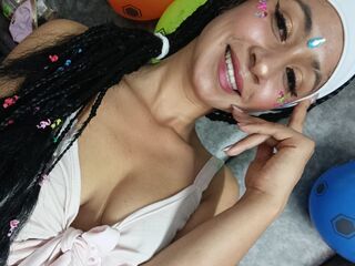 naked girl with webcam masturbating with vibrator LauSanders
