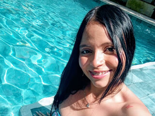 camgirl fingering bald pussy LauraVelle