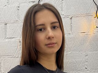 girl chat room LaurynTinkle