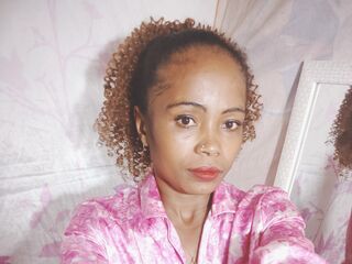 girl webcam LayahMorgane