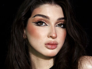 webcamgirl chat room LeilaMyers