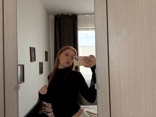 camgirl playing with sextoy LennieLukasik