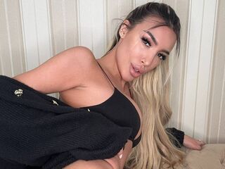 camwhore shaving pussy LexiAce