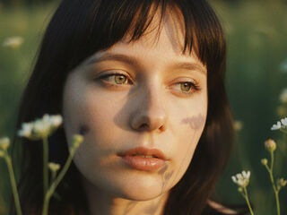 naughty cam girl fingering shaved pussy LiluSoto