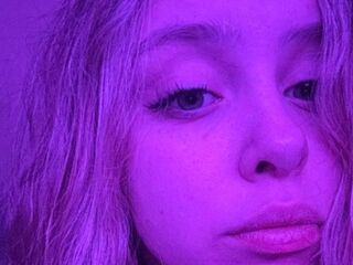 fingering camwhore LizzetteStanway