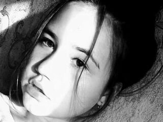 naked webcamgirl LoriFlox