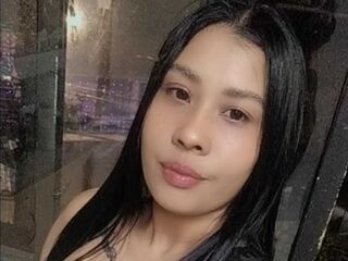 camslut fingering wet pussy LuccyGreey