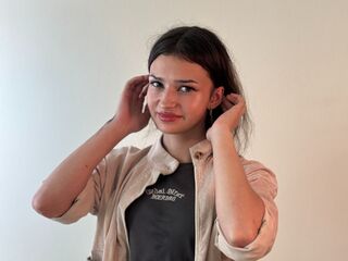 cam girl masturbating with dildo LucyBarcenas