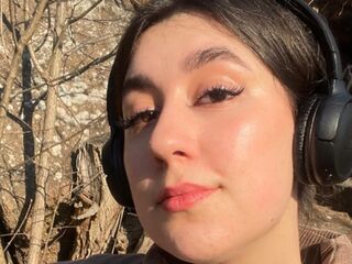 naked cam girl masturbating with vibrator LudivinaLifton