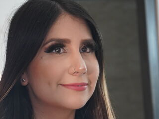 camslut fingering shaved pussy LunaPalmer