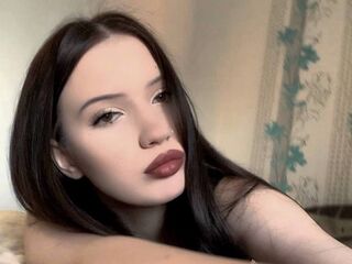 camgirl photo MadelineMendes