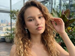 camwhore shaving pussy MaliaUcci