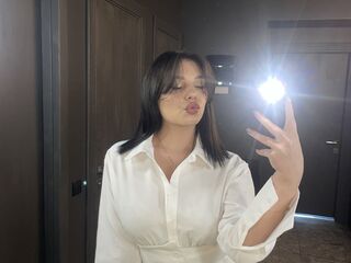 camgirl shaving pussy MaryHeremour
