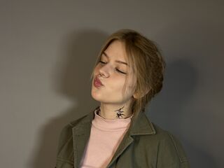 fingering camgirl MaxineHaines