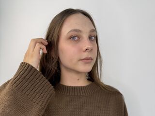 girl showing pussy MelvinaLynch