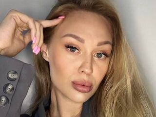 naughty camgirl fingering shaved pussy MiaGracey