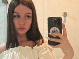 naughty cam girl masturbating with dildo MiaRioti