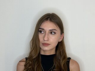 naughty camgirl fingering shaved pussy MiguelinaCreech