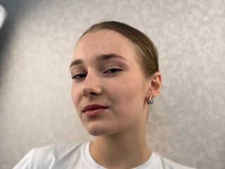 naked cam girl MinnaMelugin