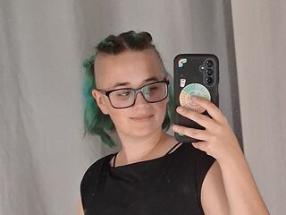 webcamgirl chat MysticMissFox