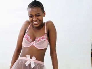 camgirl pic NaomiBrookes