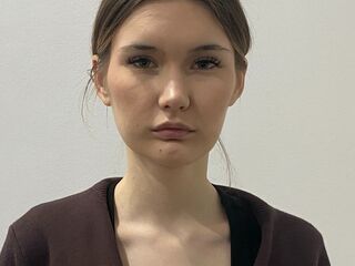 cam girl NelleLoehlein