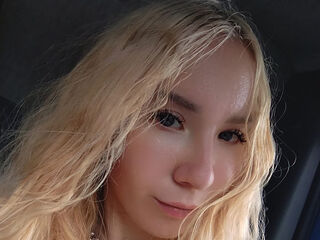 naked camgirl masturbating with dildo NikaFrosha