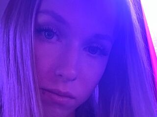 naughty camgirl masturbating with dildo RocioThoro