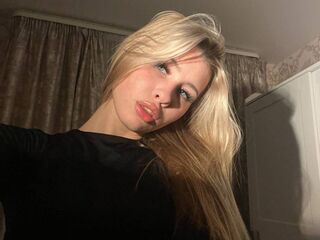 nude camgirl pic RowanBellamy