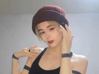 girl RoxannCobio
