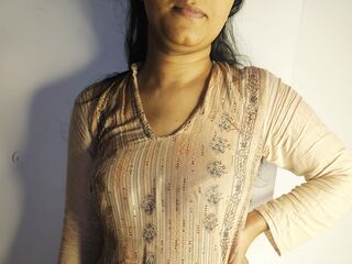 streaming live webcam RubbynaKhan