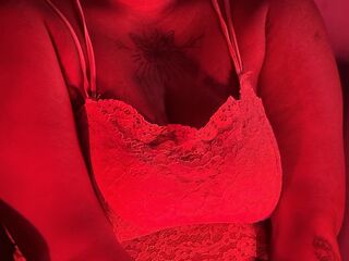 naughty cam girl fingering shaved pussy SharmahSoumi