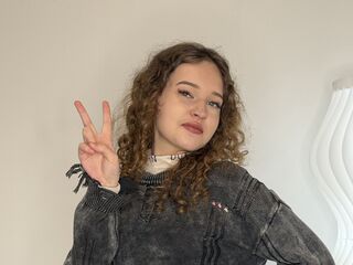 camgirl fingering wet pussy SherikaMantony