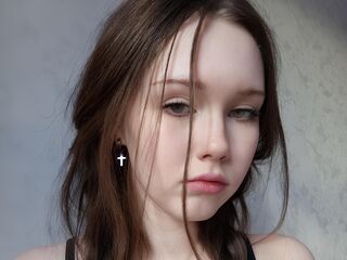 fingering girl cam picture SilviaTaid