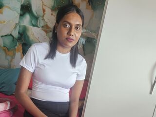 topless camgirl SkylarRosy