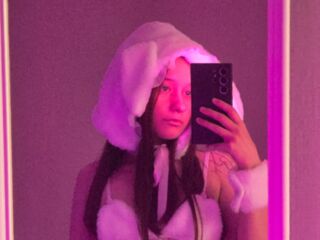 nude webcamgirl pic SophieKuper